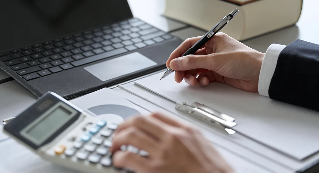 会計処理が手作業で非効率